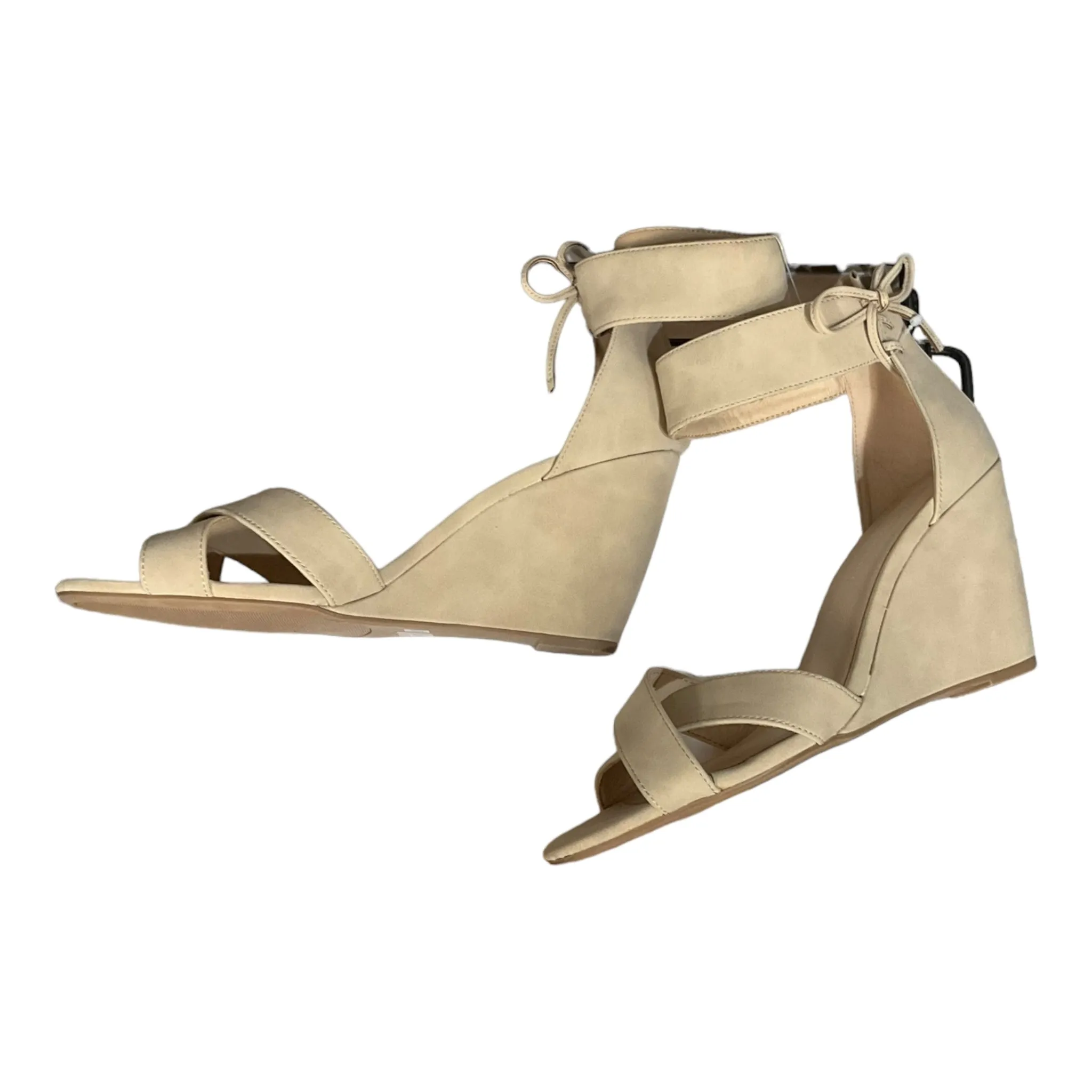 Beige Shoes Heels Wedge Chinese Laundry, Size 10