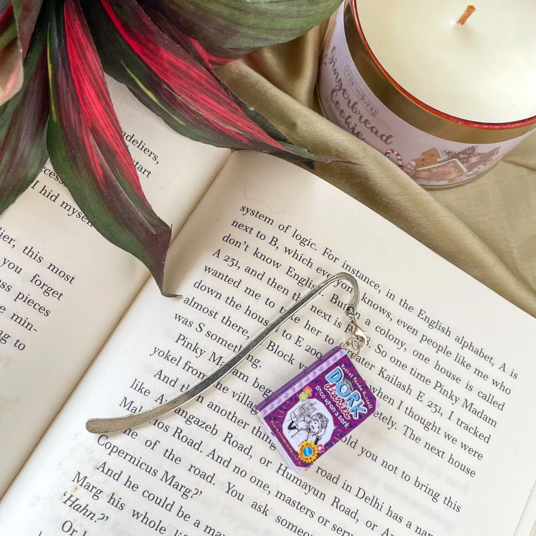 Young Adults Fictions Miniature Book Hook Bookmark